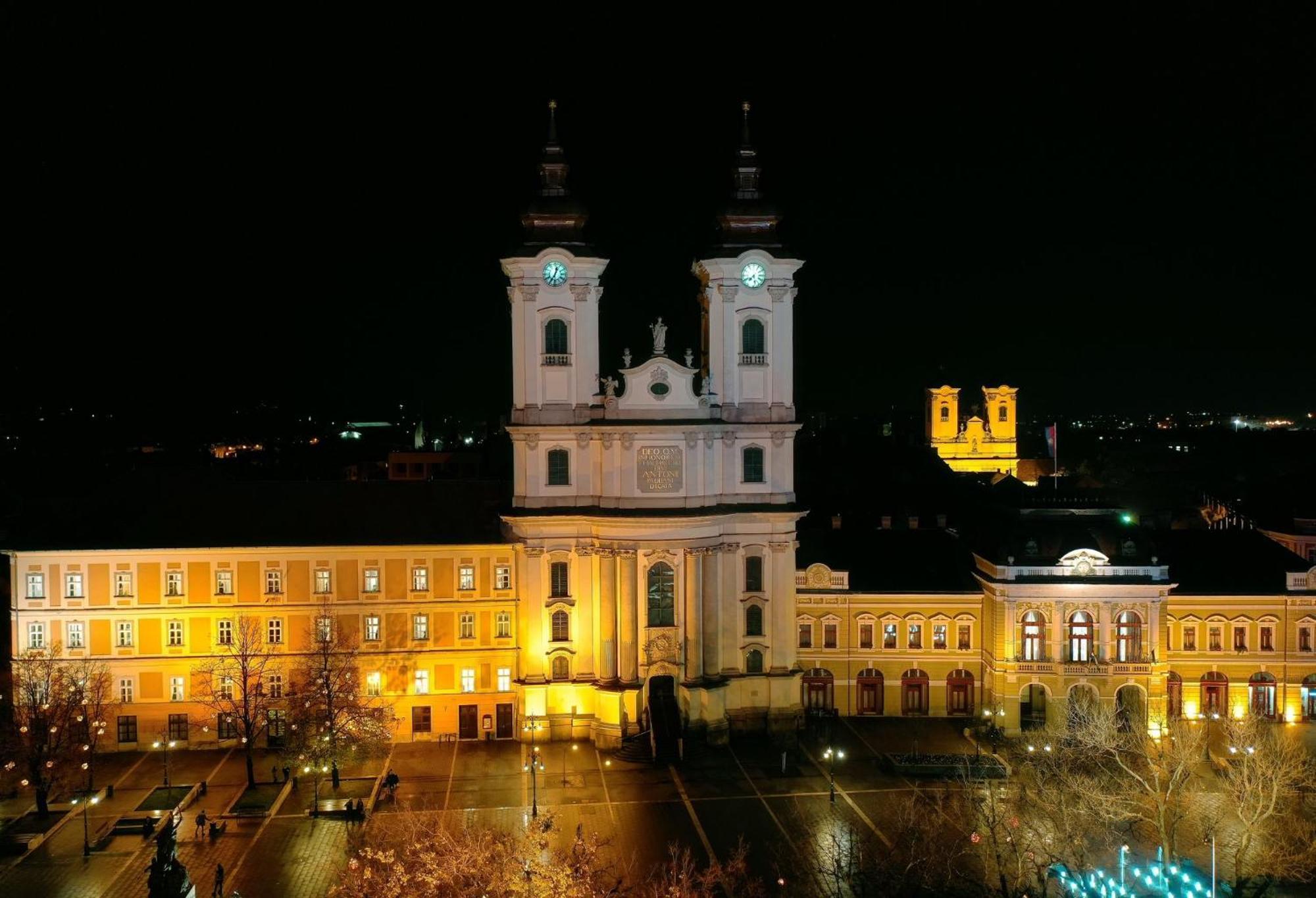 Eger Tower View Apartment Exterior photo