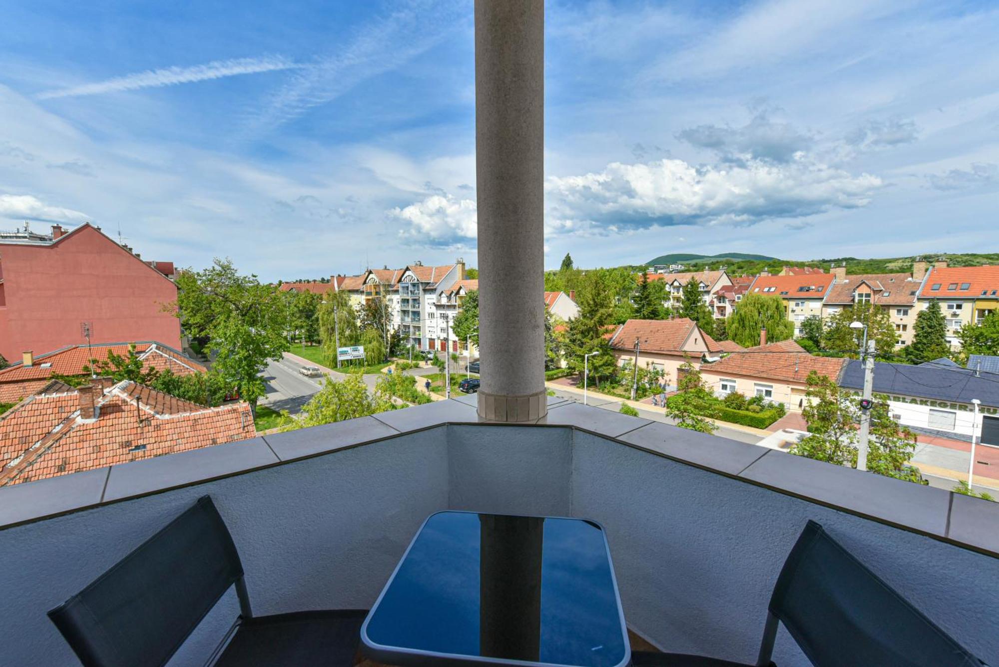 Eger Tower View Apartment Exterior photo
